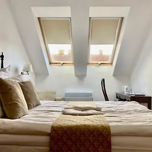 ゲストハウス Opera16 Guestrooms, ブダペスト