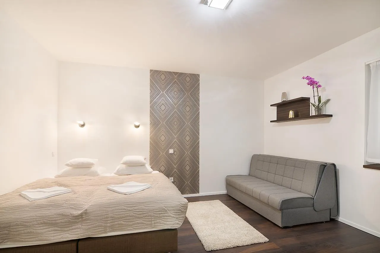 Paulay Downtown Apartments Budapest 4*,